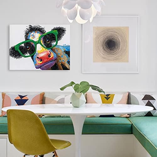 עיצוב בית חווה לאמבטיה בהדפס פרה: פרה סקרנית צבעונית עם משקפיים ירוקים גדולים אמנות קיר בד ציור חיות משק תמונת עיצוב חדר
